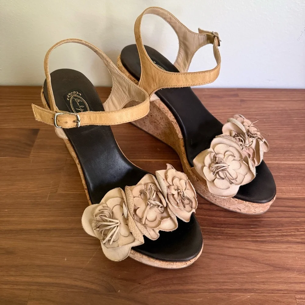 Salpy Beige Leather and Cork Wedge Ankle Strap Heels Sandals, Flowers, size 8.5